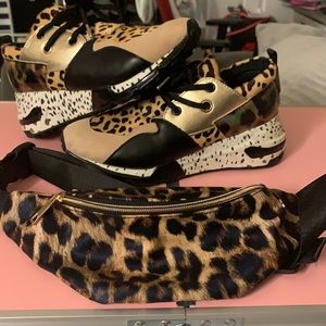 Steve Madden Sneakers In excellent condition worn 1x comes with Fanny pack!!❤️❤️
